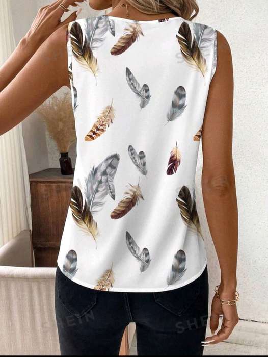 Stunning Top: XL