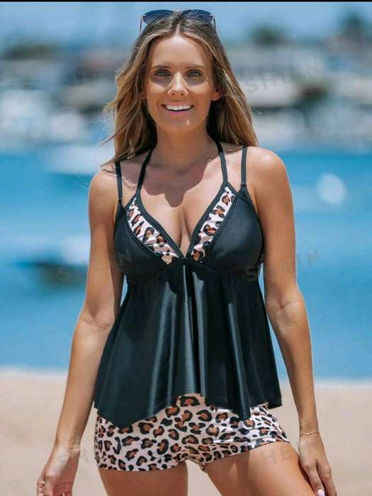 Black swimwear set: XL