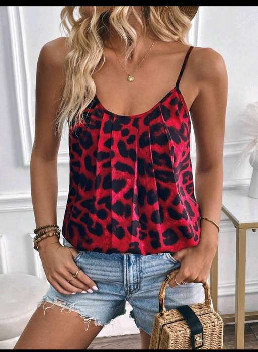 Leopard printed  Top: Small