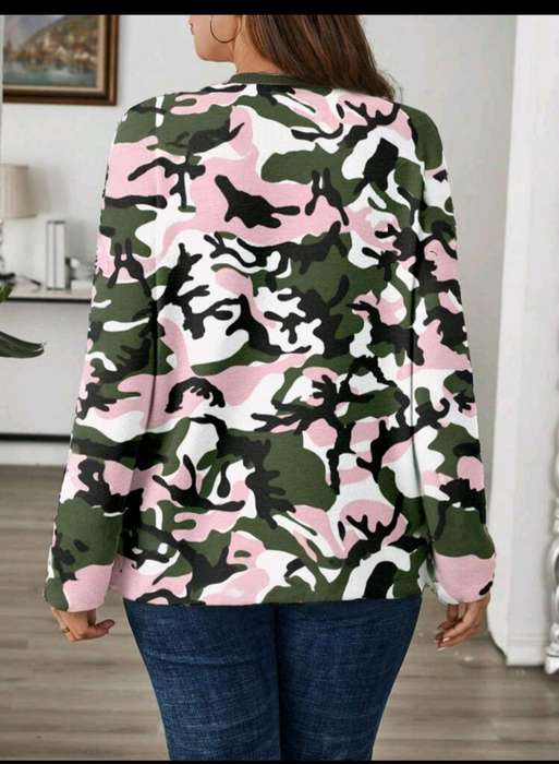 Stunning long sleeve Top:  0XL