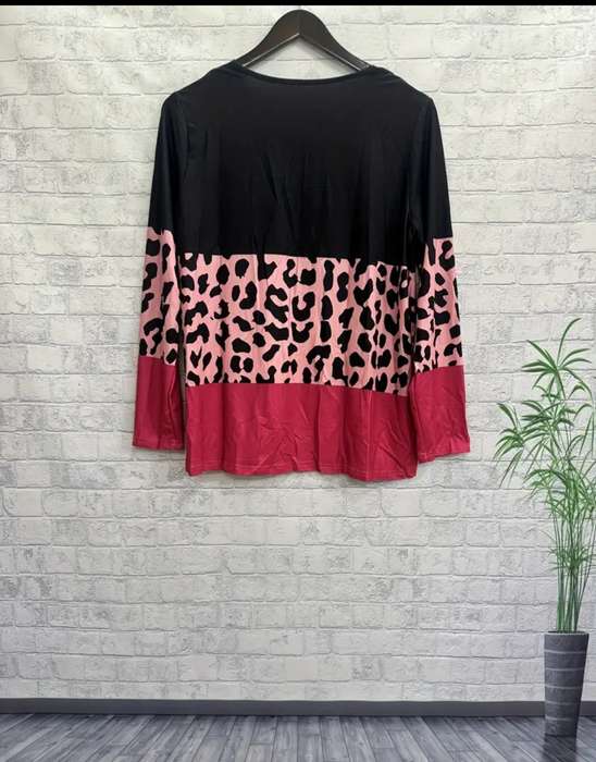 Stunning  Top:  5XL