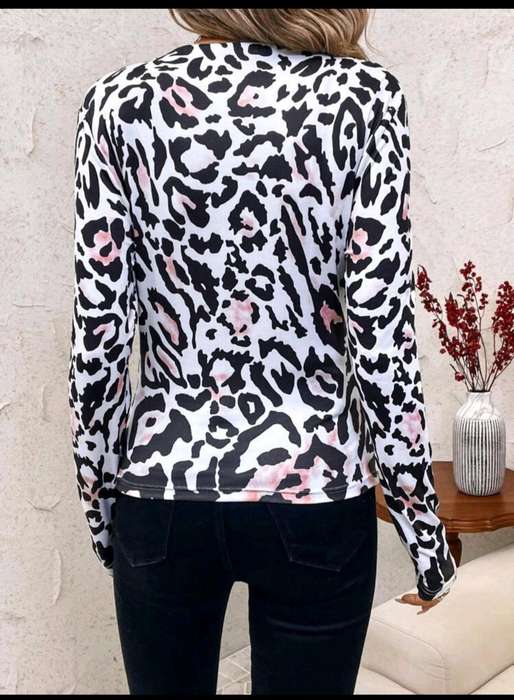 Leopard printed  Top: XL