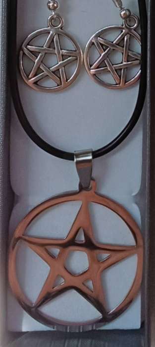 Pentagram necklace