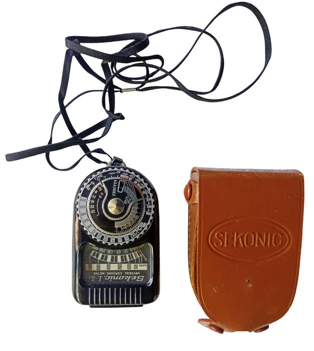 Vintage Sekonic L-II Universal Exposure Meter with leather pouch and carry strap-Workng