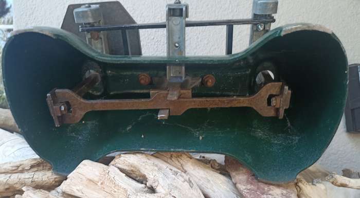 Old shop FJ Thornton & Co Ltd Birmingham to weigh 20lbs Scale -very good and in  working condition
