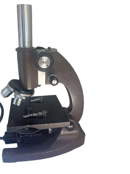Vickers No 880373 - 3 lenses (40 0.65, 4 010 & 10 025)Microscope working order & light is working
