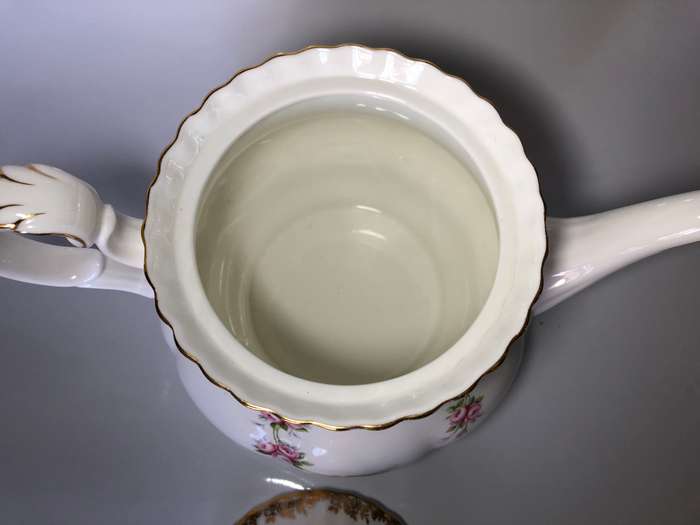 ROYAL ALBERT TEA POT - DIMITY ROSE - PERFECT CONDITION