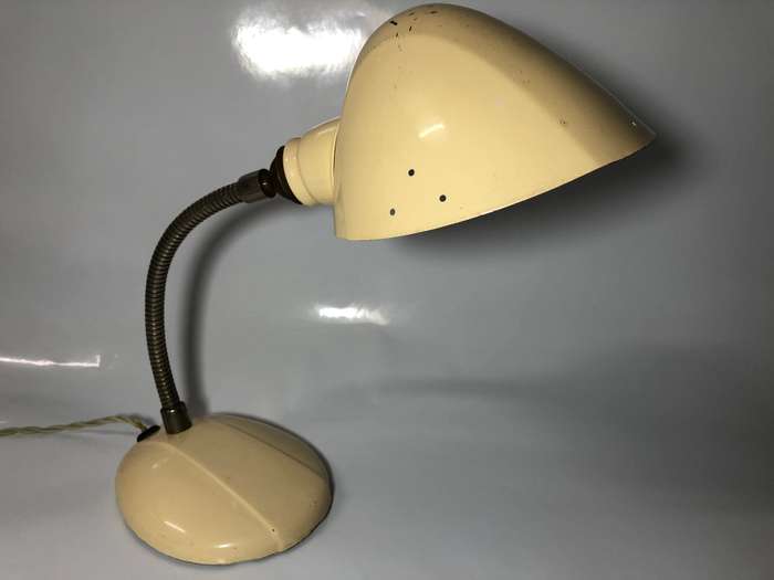 VINTAGE METAL WORK LIGHT - NOT TESTED
