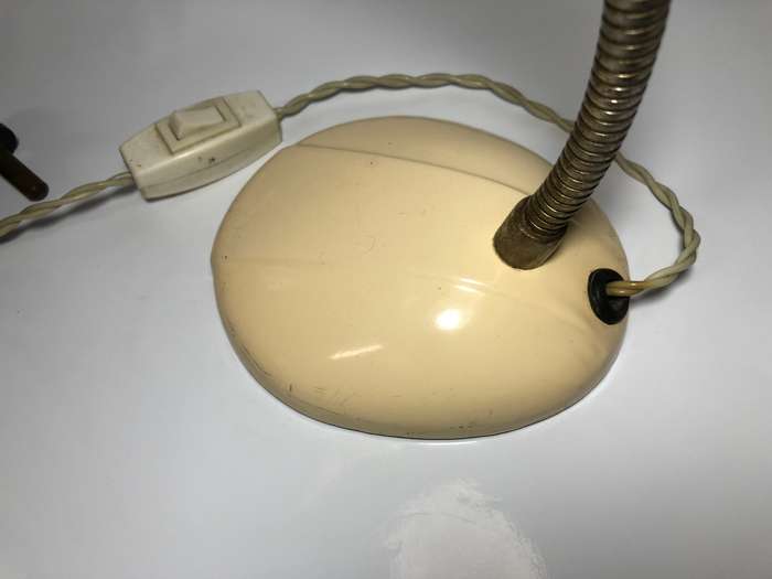 VINTAGE METAL WORK LIGHT - NOT TESTED
