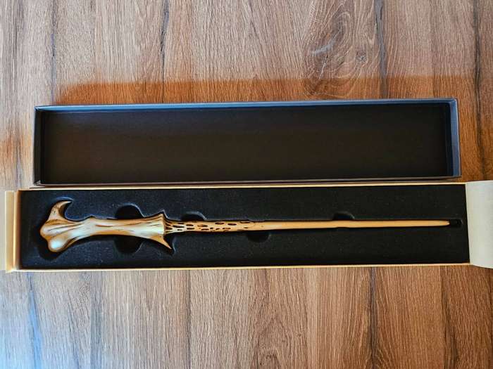 Lord Voldemort's Wand (officially licensed)
