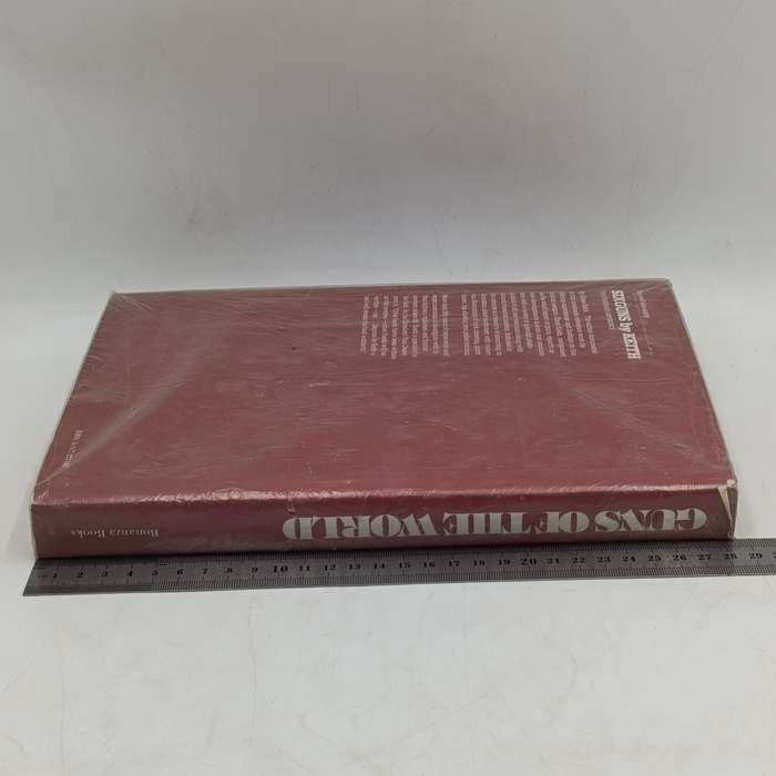 Complete Collectors and Traders guide to Guns of the World - 1977