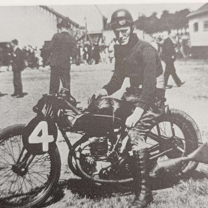 The Guinness guide to motorcycling - Peter Carrick - 1980