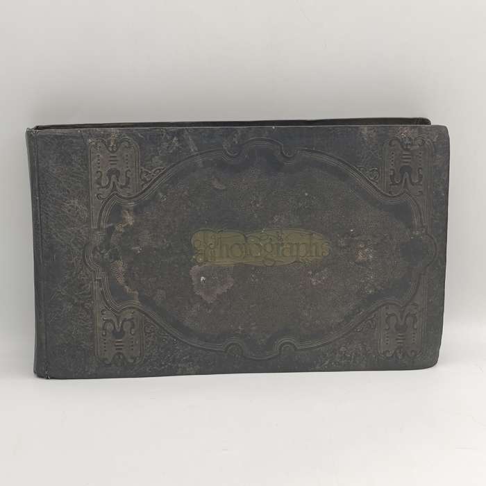 Album with about 200 photos Dating from 1930