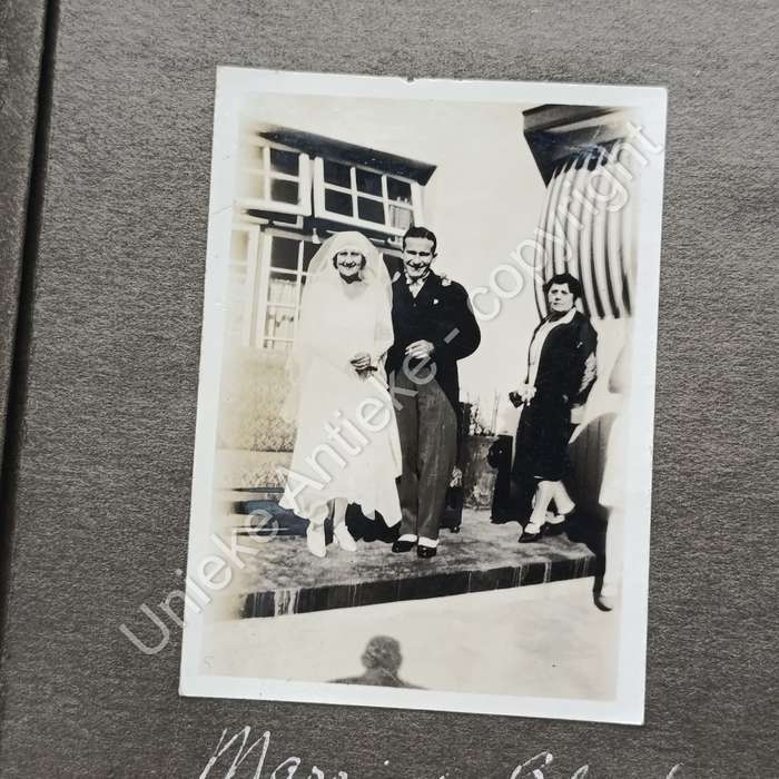 Album with about 200 photos Dating from 1930