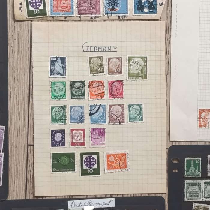 Lot of about 1000 German Bundespost stamps - Taker from old albums - unchecked for variations