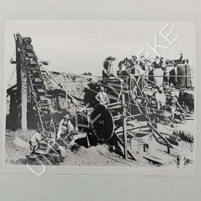 Antique photo reprint of mining at Kimberley Big hole