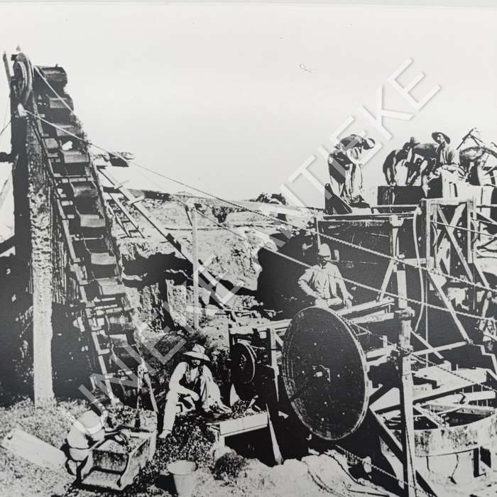 Antique photo reprint of mining at Kimberley Big hole