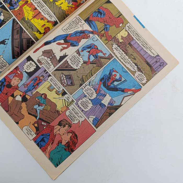 Lot of 3 The Amazing Spider-Man comics - #369, 373, 376 - 1992/1993 issues