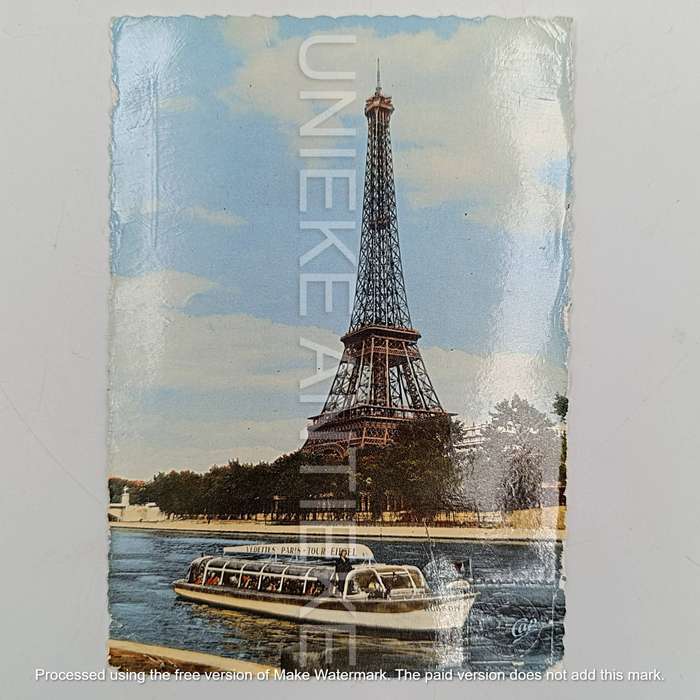 Vintage 1960 Postcard with the Eiffel Tower - Paris posted to Pretoria , South Africa - Message