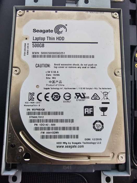 Dell Inspiron 5720 - i7 8GB RAM 500GB HDD - Needs a new screen