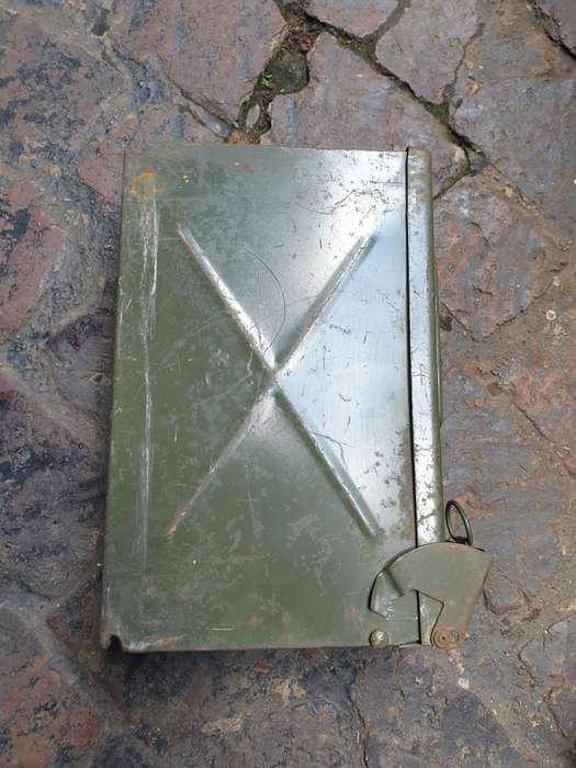 original SADF era SWA/Angola bushwar period olive green metal BMG/LMG ammo "ready" 200rds carry box