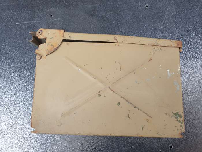 original SADF era SWA/Angola bushwar period nutria brown metal BMG/LMG ammo "ready" 200rds carry box