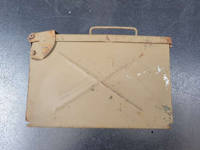 original SADF era SWA/Angola bushwar period nutria brown metal BMG/LMG ammo "ready" 200rds carry box