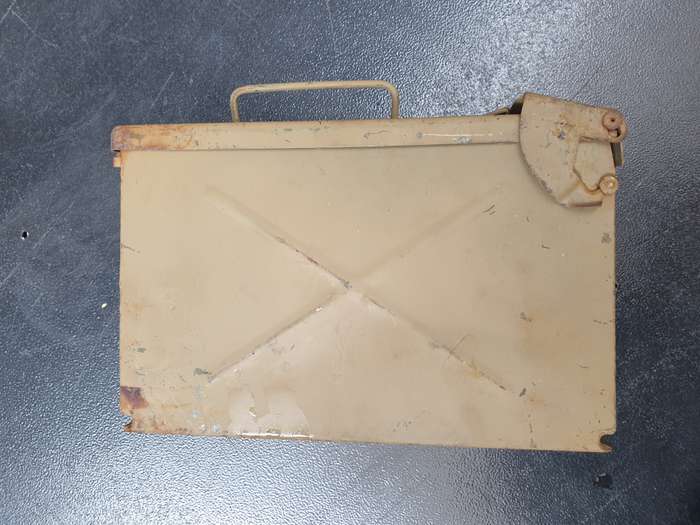 original SADF era SWA/Angola bushwar period nutria brown metal BMG/LMG ammo "ready" 200rds carry box
