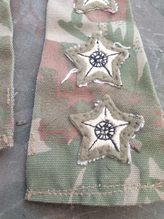 original bushwar period (obsolete) SAP era 2nd patt camo Capt field worn ranks set - hand sewn pair