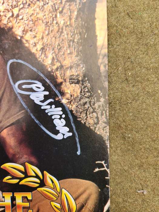 nr 51 The Elite periodical featuring 32 Bn Recce Wing member signed by actual soldier seen on cover