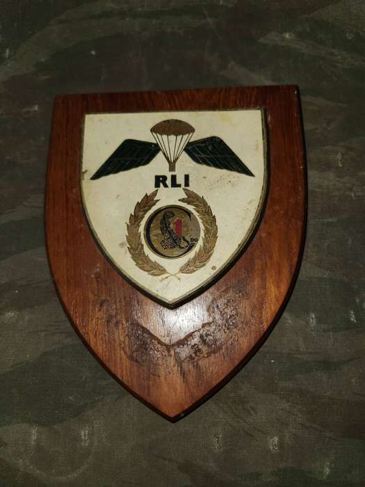 100% period original Rhodesian Bushwar era RLI unit plaque 1 Cmndo aged & glue loose scroll missing