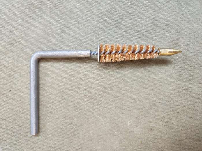original SWA/ Angola SADF issue type R1 (FN FAL) chamber (copper) brush essential cleaning kit part