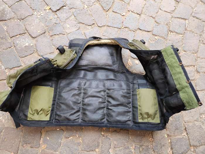 original Niemoller olive green Recce hot-extraction assault vest (fits large-XL) good used condition