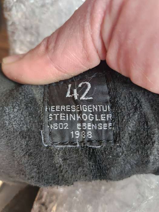 good clean used condition original Austrian black leather (mountain?) combat boots size 42 (UK 8/9)