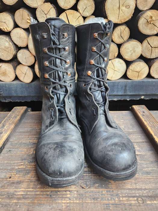 good clean used condition original Austrian black leather (mountain?) combat boots size 42 (UK 8/9)