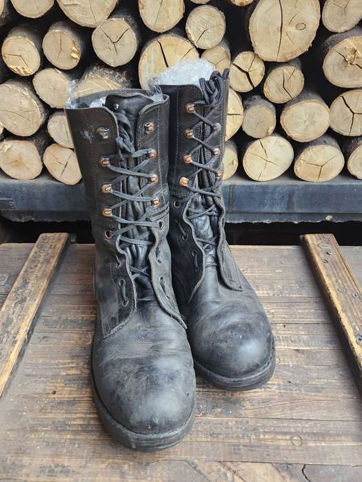 good clean used condition original Austrian black leather (mountain?) combat boots size 42 (UK 8/9)