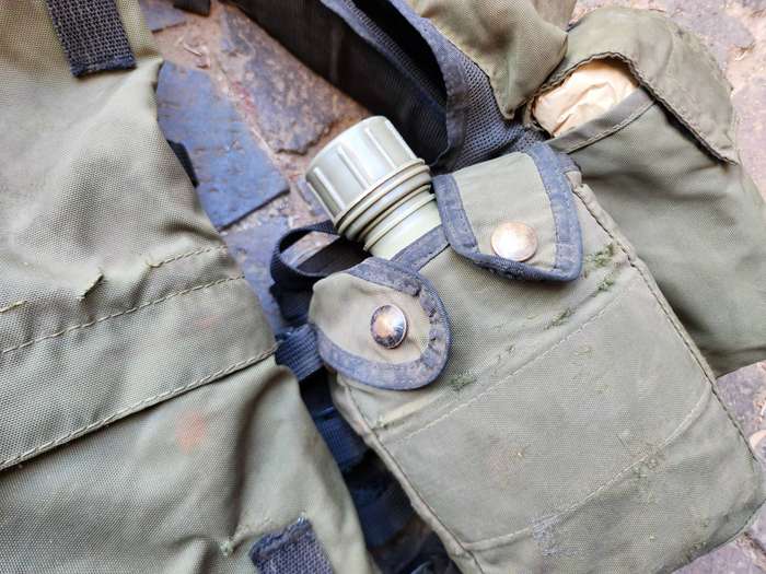 scarce 100% original SAP STF olive green patt 83 Textcraft battle-jacket in good used complete cond.