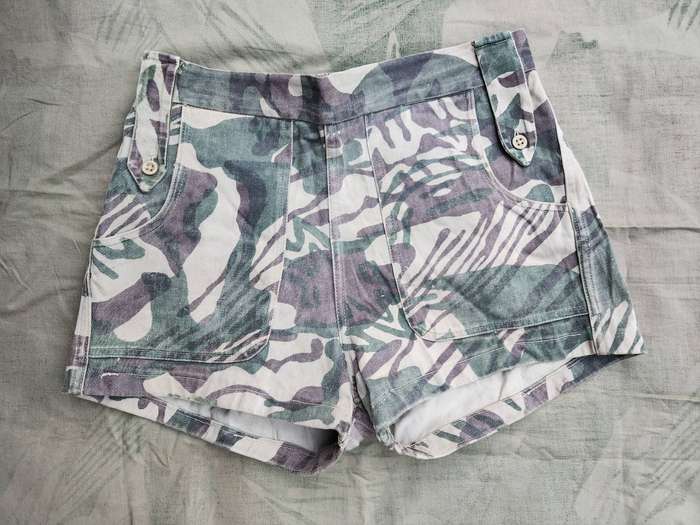 pair scarce 100% original Rhodesian bushwar era private purchase cotton camo "bush" shorts with elas