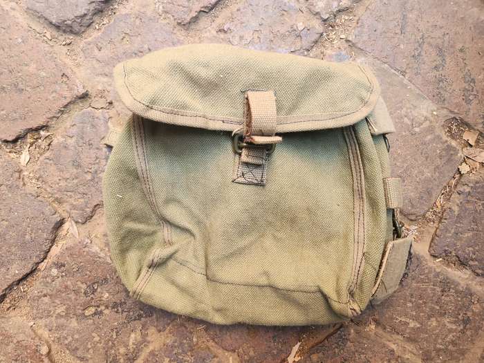 single (RH side) 100% original Rhod Army issue patt 69 canvas kidney pouch used intact condition