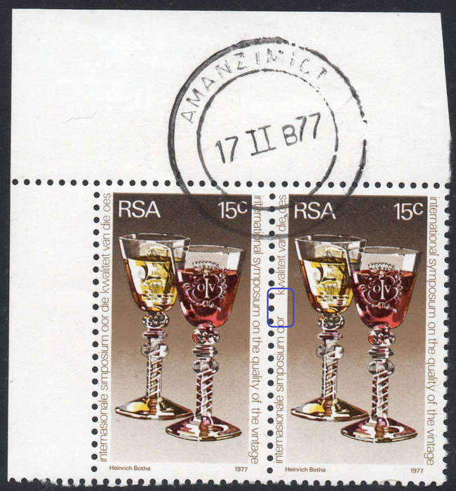 RSA 1977 SACC415a : 15c Glasses of Wine with the word ''die'' omitted - Corner marginal pair - CTO