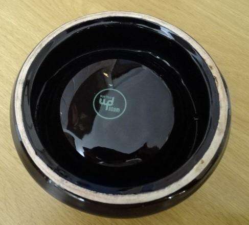 GLASS BLACK & WHITE SCOTCH WHISKY ASHTRAY (MADE BY WADE ENGLAND)