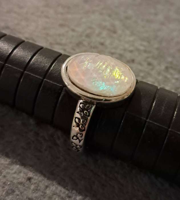 Size 8 Ring