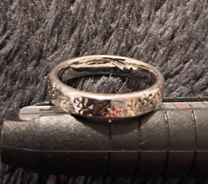 Size 6 Ring