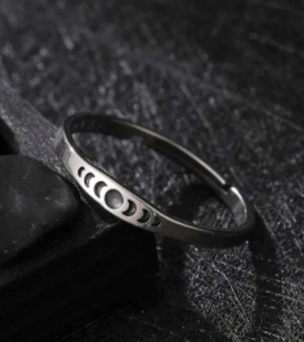 Adjustable Moon Phase Glow in the dark ring