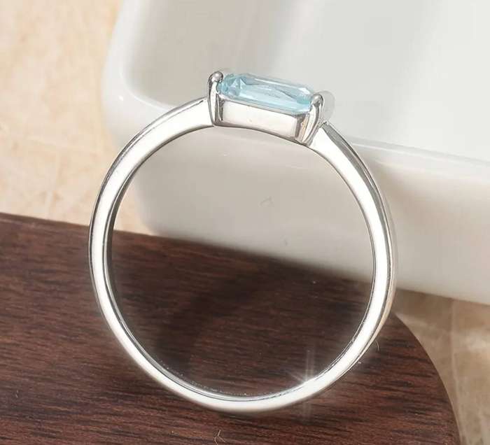 Size 7 Ring Synthetic Zirconia