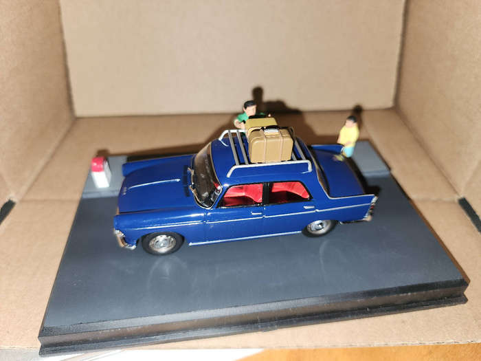 Peugeot 404 Holiday Mini  (1:43)