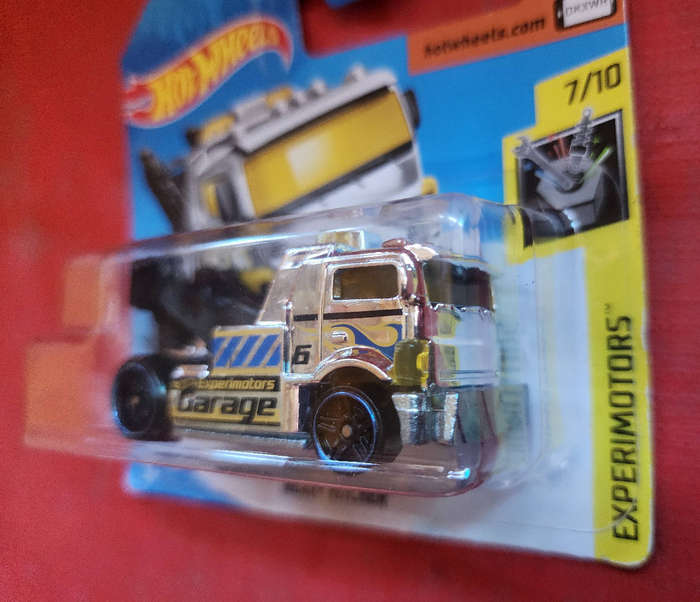 Hotwheels tow-Truck