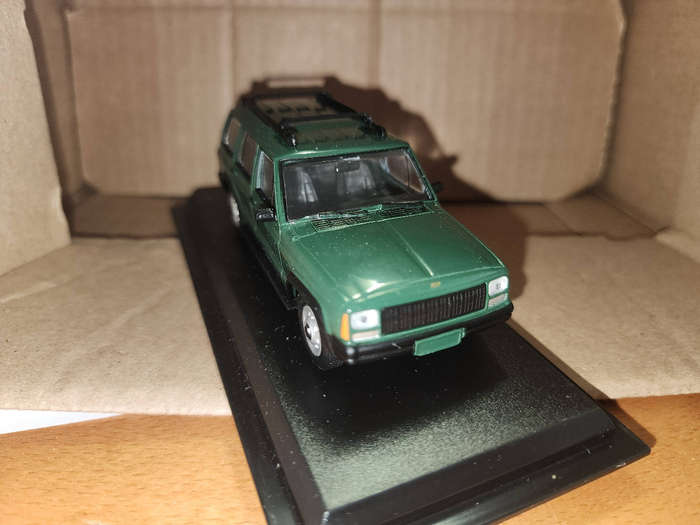 Jeep Grand Cherokee Model (1;43)