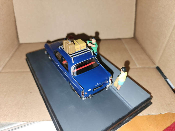 Peugeot 404 Holiday Mini  (1:43)