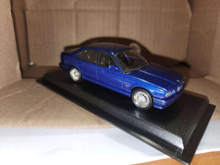 BMW  M5  (1:43)